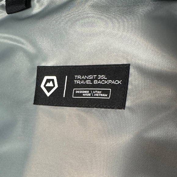 Wandrd 35L transit backpack - Picture 2 of 16